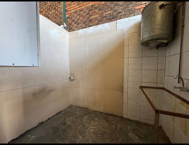 410M² WAREHOUSE TO LET IN STORMILL